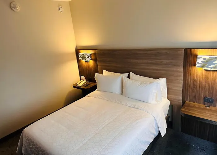 Hotel Express Satelite By Ihg
