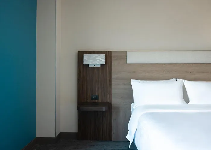 Express Satelite By Ihg Hotel