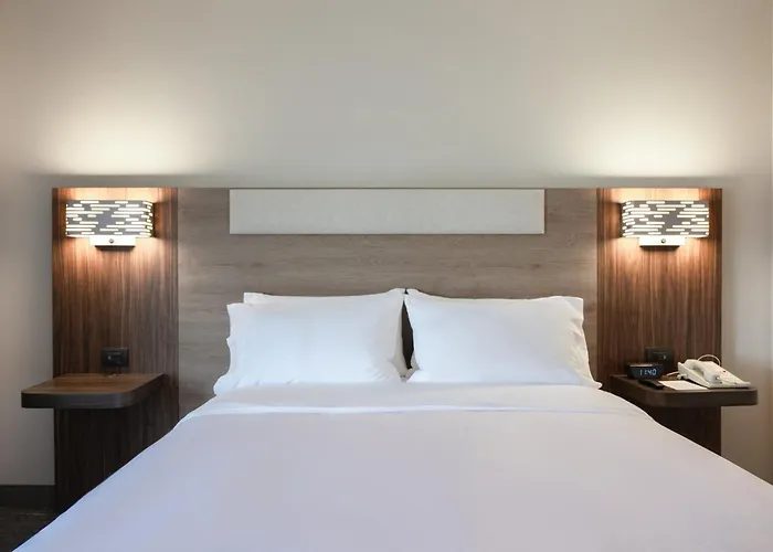 Express Satelite By Ihg Hotel 4*
