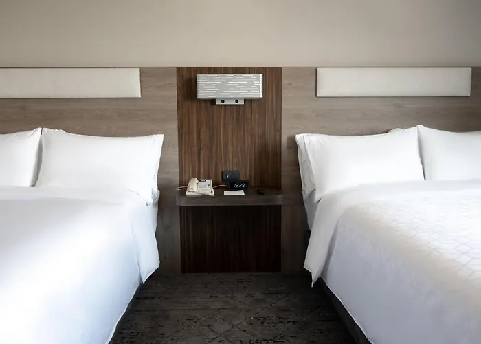 Express Satelite By Ihg Hotel