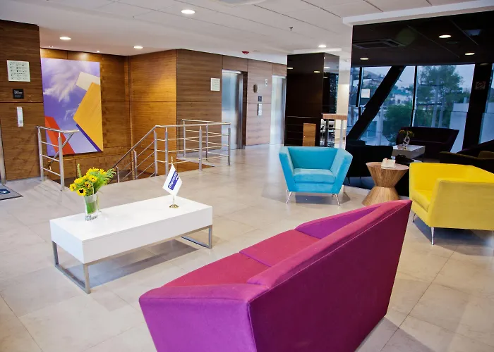 Express Satelite By Ihg