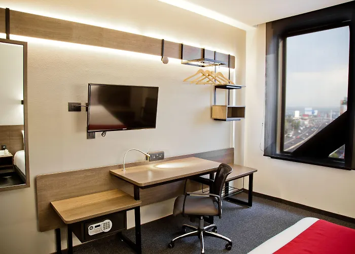 Express Satelite By Ihg Hotel 4*