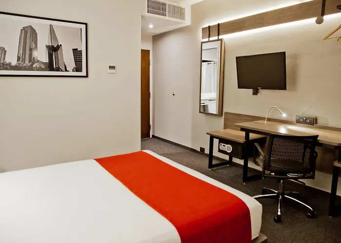 Express Satelite By Ihg Hotel 4*
