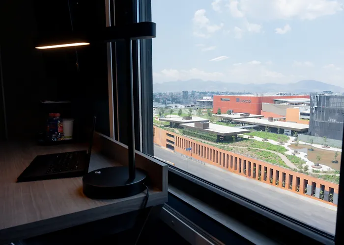 Express Satelite By Ihg Hotel 4*